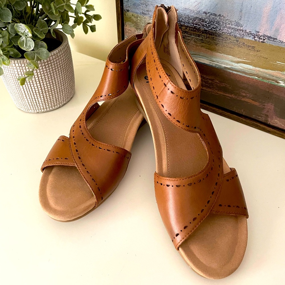 Earth Origins Women Size 9M Cage Sandals Open Toe Leather Ankle Strap Flat NWOB!